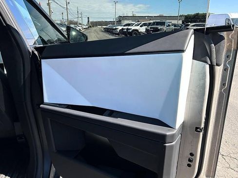 Used 2024 Tesla Cybertruck AWD Crew Cab image 7