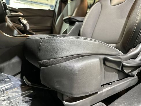 Used 2020 Buick Encore GX Preferred image 14