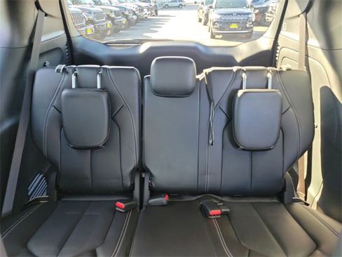 New 2023 Chrysler Pacifica Touring-L w/ S Appearance Package image 12