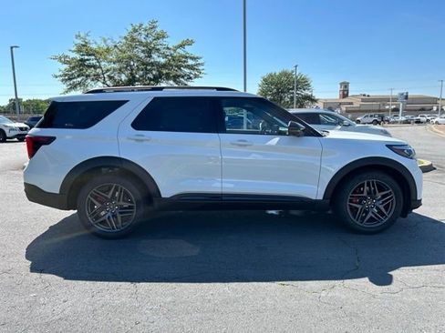 New 2025 Ford Explorer ST image 9
