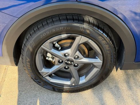 Used 2025 Kia K4 LXS image 32