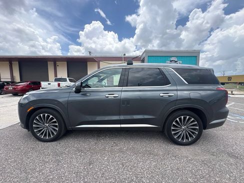 Used 2024 Hyundai Palisade Calligraphy FWD image 6