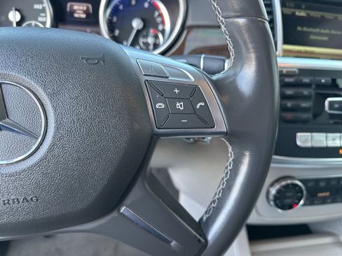 Used 2014 Mercedes-Benz GL 450 4MATIC image 19