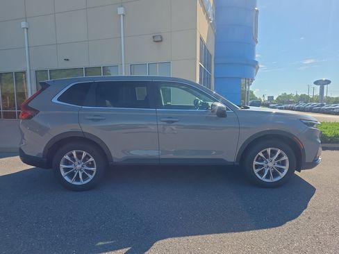 Used 2024 Honda CR-V EX-L image 4