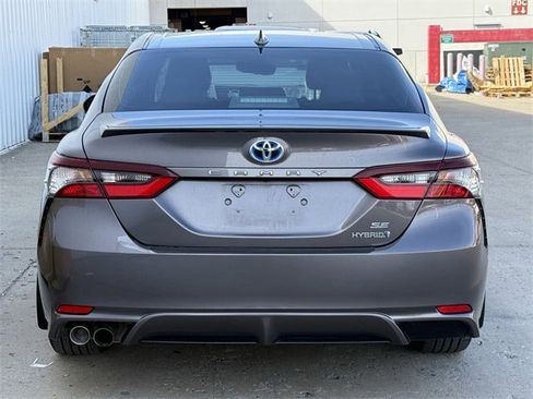 Used 2023 Toyota Camry SE image 5