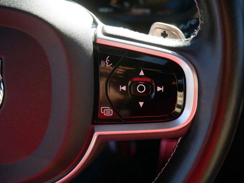 Used 2020 Volvo XC90 T6 R-Design w/ Protection Package Premier image 28