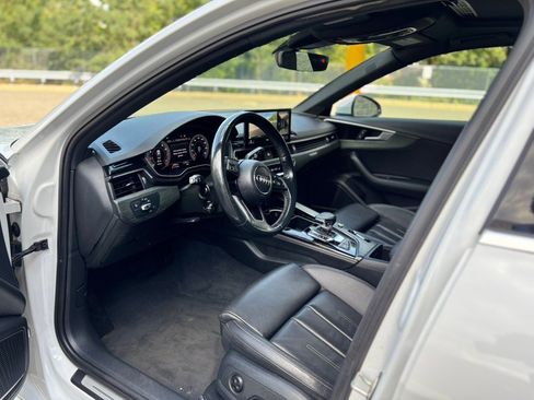 Used 2022 Audi A4 2.0T Premium Plus w/ Premium Plus Package AWD/4WD image 11