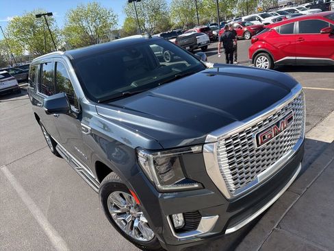 Used 2021 GMC Yukon XL Denali image 6