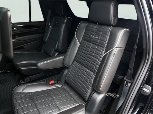 Used 2023 Cadillac Escalade V w/ LPO, ONYX Package image 28