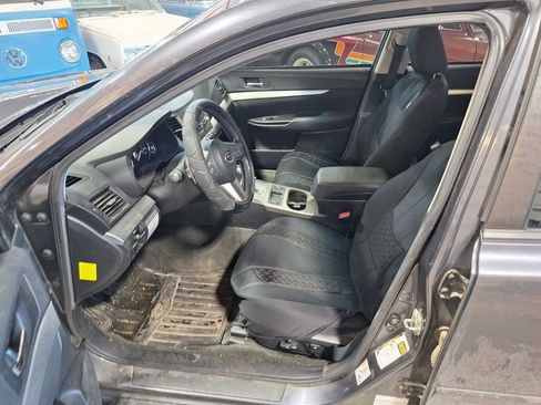 Used 2011 Subaru Outback 2.5i Premium w/ All-Weather Pkg image 11