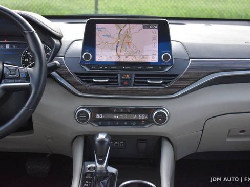 Used 2021 Nissan Altima 2.5 Platinum AWD/4WD image 23