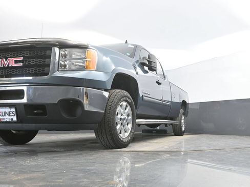 Used 2011 GMC Sierra 2500 SLE w/ Convenience Package AWD/4WD image 36