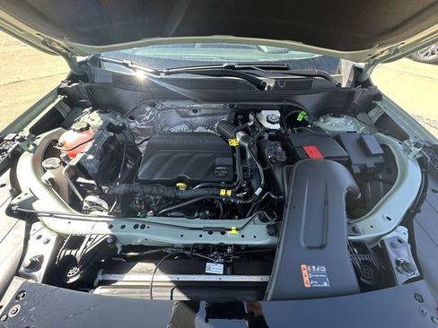 Used 2026 Chevrolet Trax ACTIV w/ Sunroof Package FWD image 33