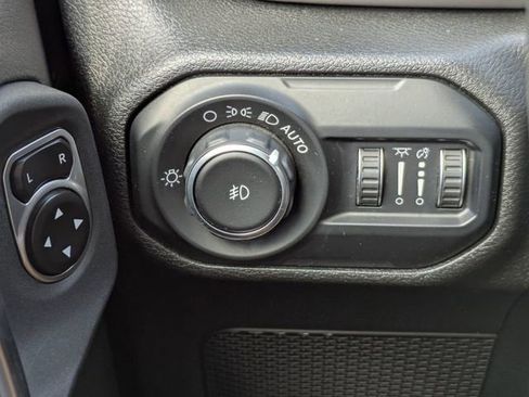 Used 2020 Jeep Wrangler Sport image 22