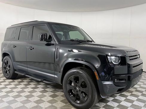 Used 2025 Land Rover Defender 110 S AWD/4WD image 9