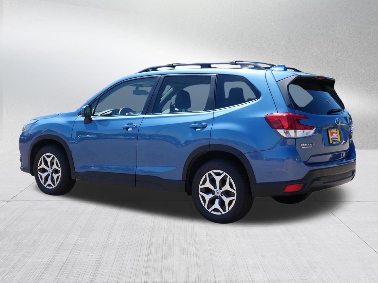 Used 2023 Subaru Forester Premium AWD/4WD image 5