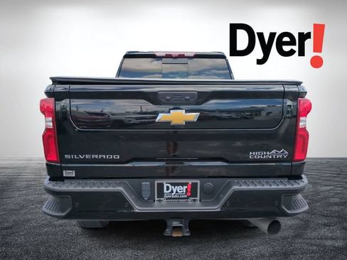 Used 2024 Chevrolet Silverado 2500 High Country w/ High Country Premium Package AWD/4WD image 5