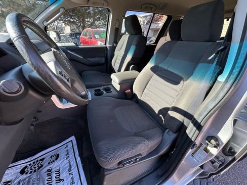 Used 2012 Nissan Pathfinder SV image 12