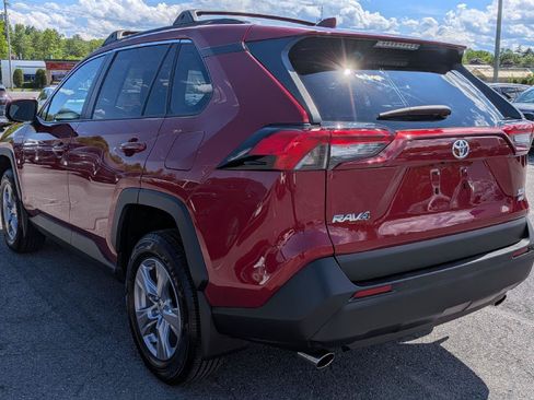 Used 2022 Toyota RAV4 XLE w/ Carpet Mat Package (TMS) AWD/4WD image 9