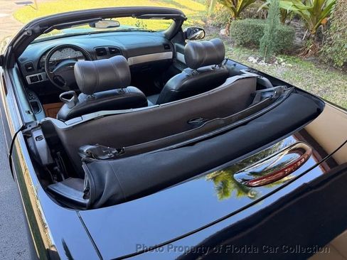 Used 2002 Ford Thunderbird image 22