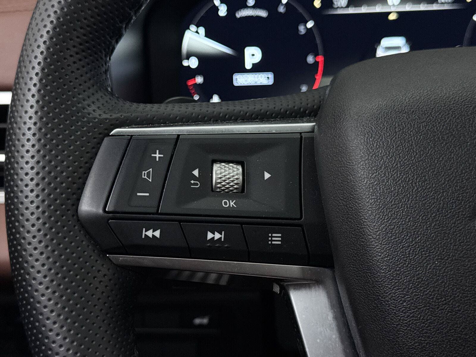 Used 2025 Mitsubishi Outlander SEL FWD image 37