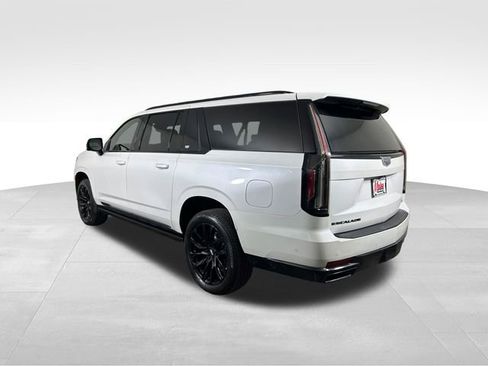 Certified 2023 Cadillac Escalade ESV Sport w/ LPO, ONYX Package AWD/4WD image 4