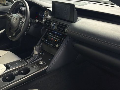Certified 2025 Lexus IS 350 F Sport image 11
