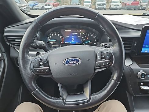 Used 2020 Ford Explorer XLT w/ Class III Trailer Tow Package image 17