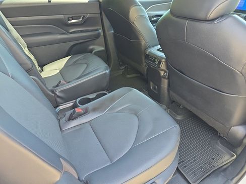 Used 2024 Toyota Grand Highlander XLE image 13