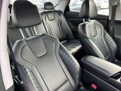 Used 2024 Hyundai Elantra Limited image 24