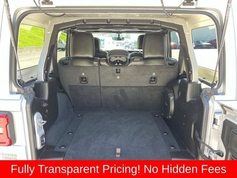 Used 2022 Jeep Wrangler Unlimited Sahara w/ LED Lighting Group AWD/4WD image 19
