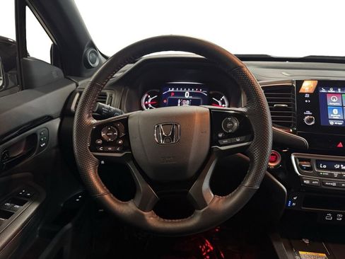 Used 2024 Honda Passport Black Edition image 16