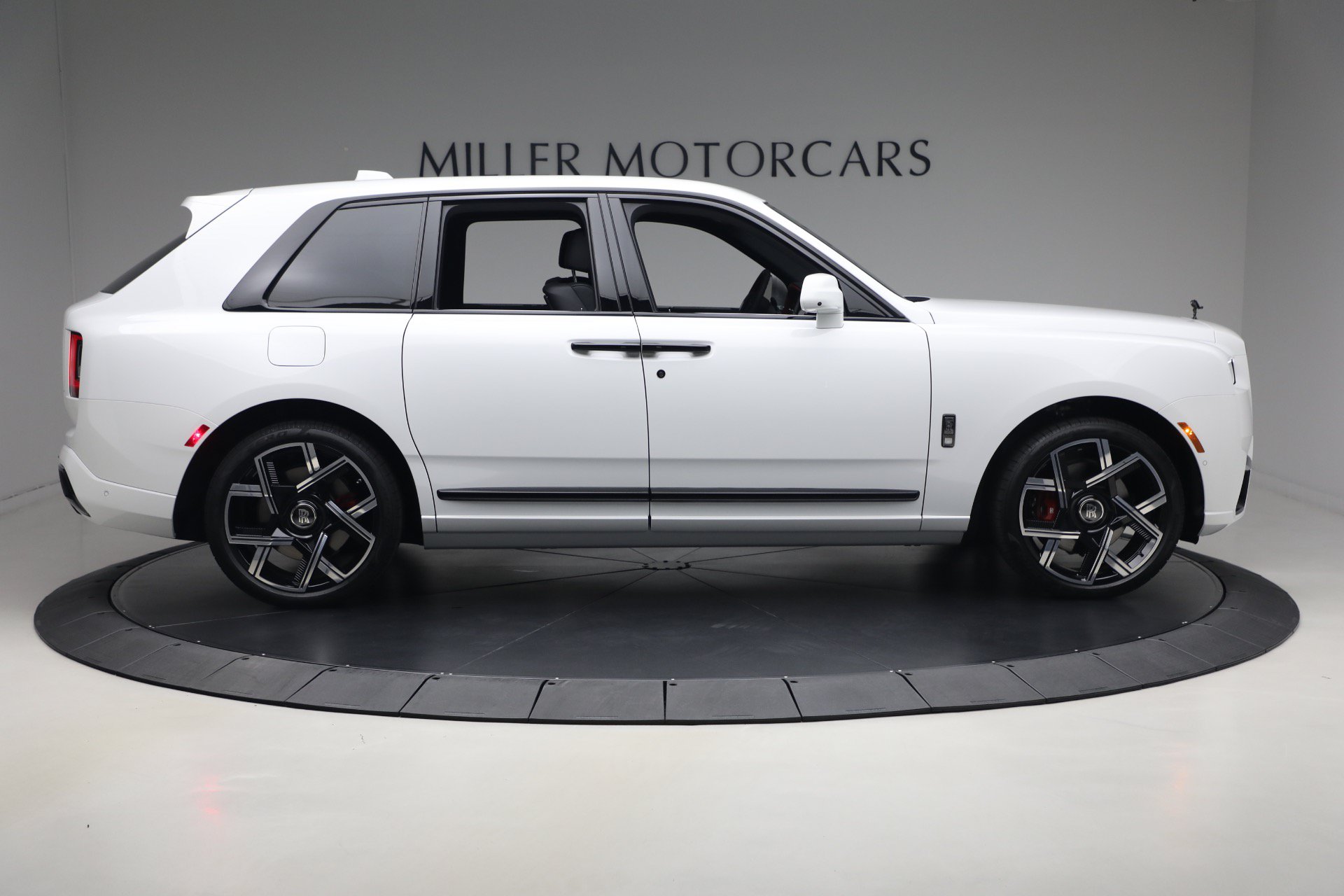 New 2027 Rolls-Royce Cullinan Black Badge AWD/4WD image 10
