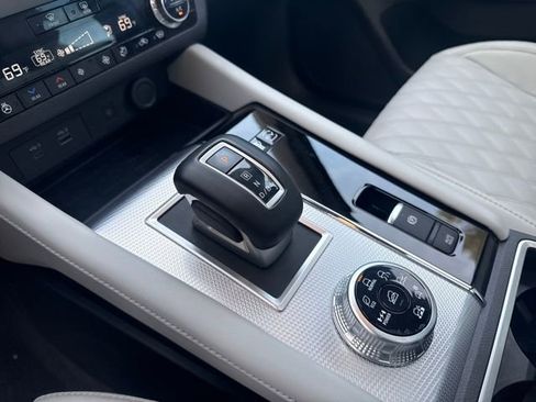 Used 2023 Mitsubishi Outlander SEL 40th Anniversary image 24