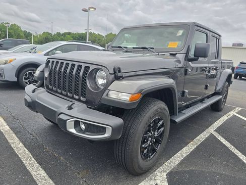 Used 2023 Jeep Gladiator Sport AWD/4WD image 3