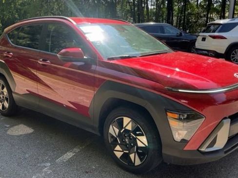 Used 2025 Hyundai Kona SEL FWD image 2