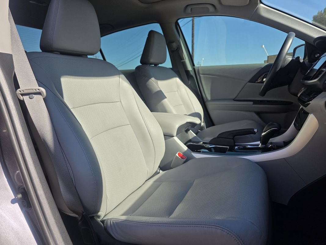 Used 2017 Honda Accord EX-L image 23