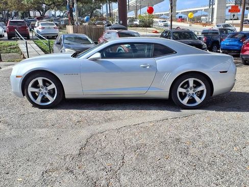 Used 2011 Chevrolet Camaro LT RWD image 4