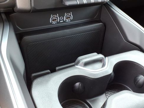 New 2026 RAM 1500 Express image 27