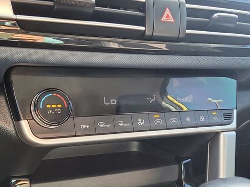 Used 2023 Kia Seltos S w/ Navigation Package FWD image 24