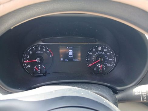 Used 2021 Kia Soul LX FWD image 7