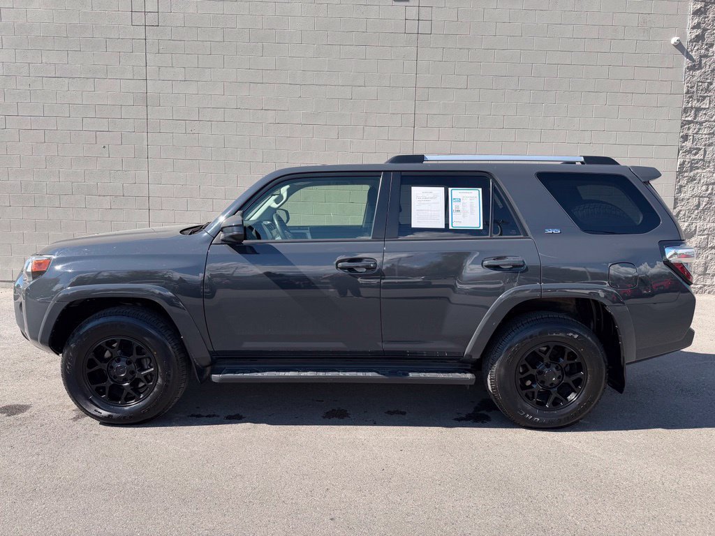Used 2024 Toyota 4Runner SR5 AWD/4WD image 2