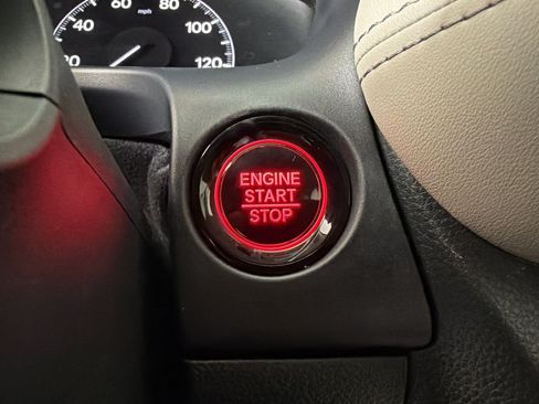 Certified 2024 Honda HR-V EX-L image 17