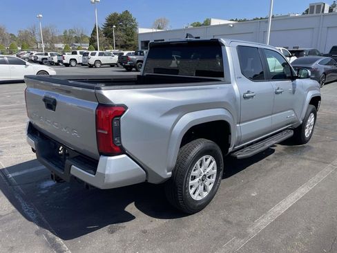 Used 2025 Toyota Tacoma SR5 image 9