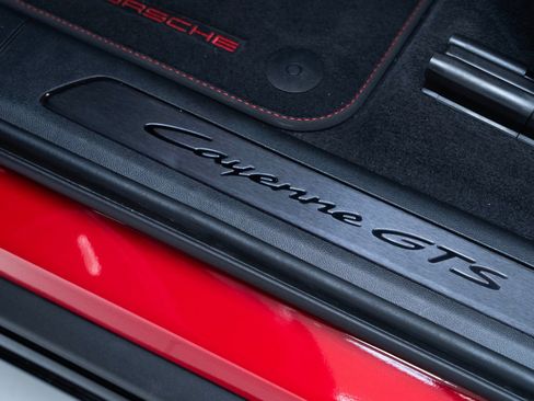 Used 2025 Porsche Cayenne GTS image 15