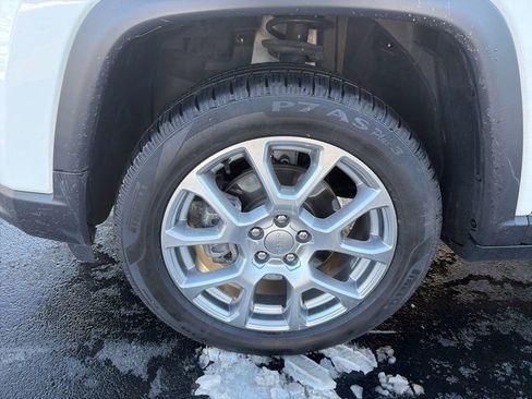 Used 2022 Jeep Compass Latitude image 10