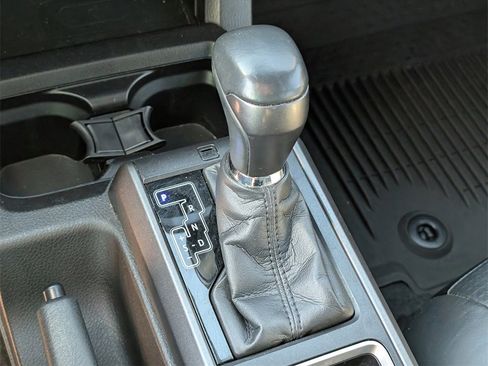 Used 2021 Toyota Tacoma image 30