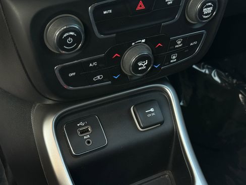 Used 2019 Jeep Compass Latitude w/ Popular Equipment Group image 20