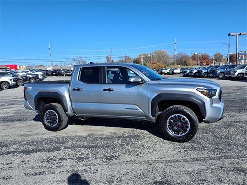 Used 2024 Toyota Tacoma TRD Sport image 5