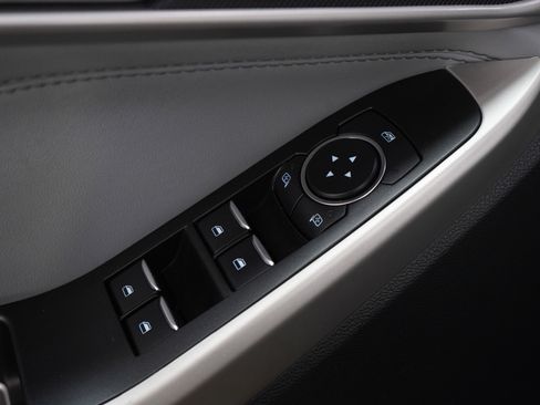 Used 2021 Ford Explorer XLT w/ Equipment Group 202A image 23